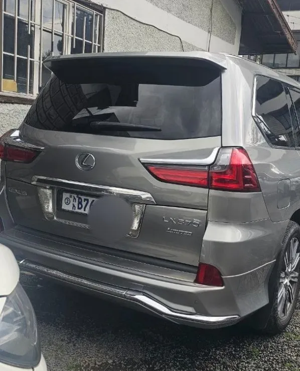 Lexus LX 570 Limited 2016 – photo 6