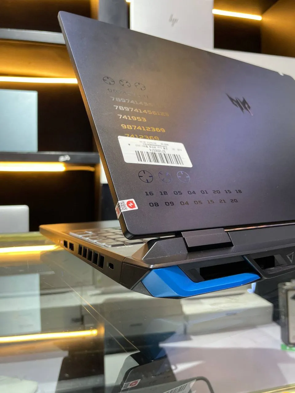 Acer Predator Helios i9 RTX 4060 – photo 3