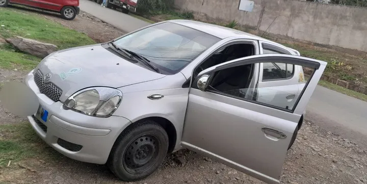Toyota Vitz Yaris 2003 – photo 6