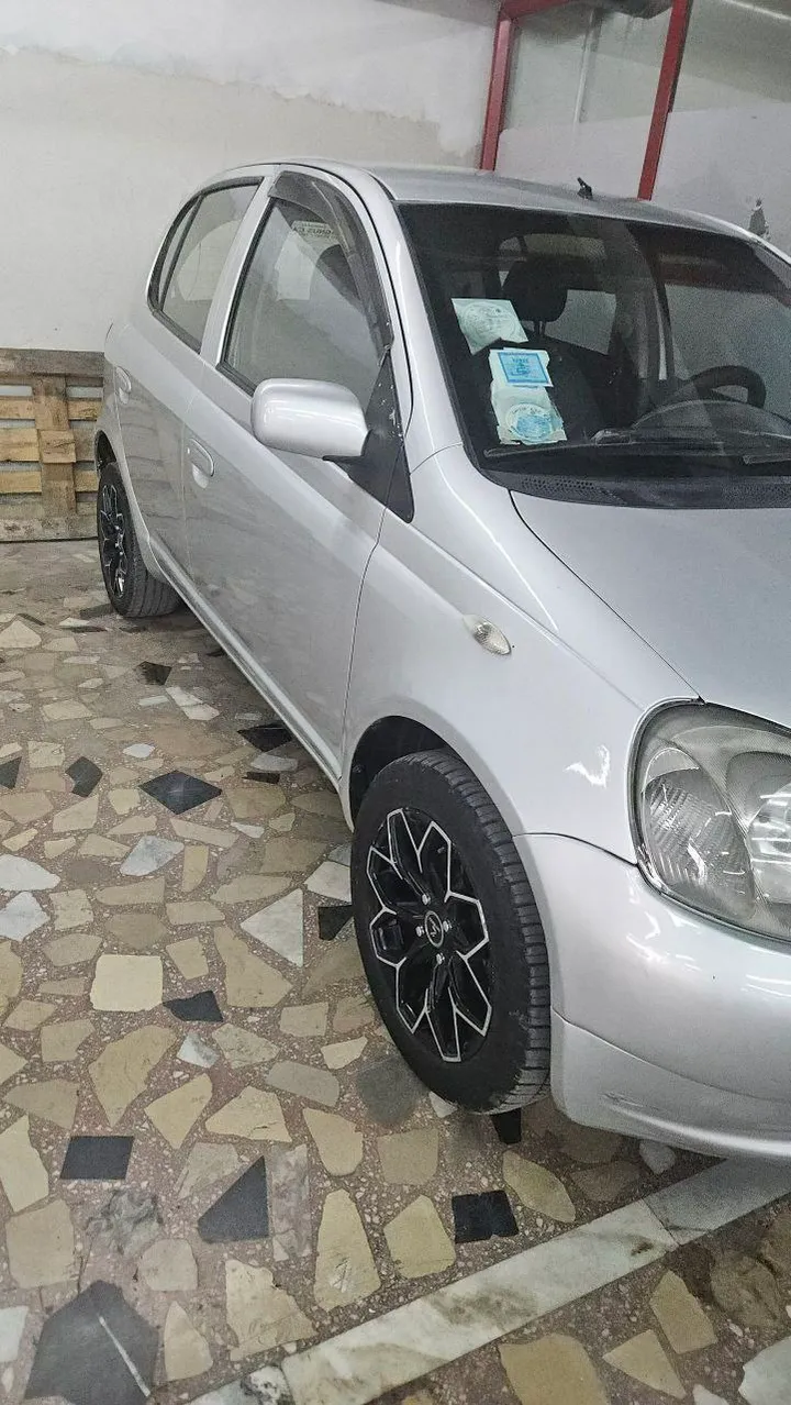 Toyota Vitz 2001 Automatic – photo 4