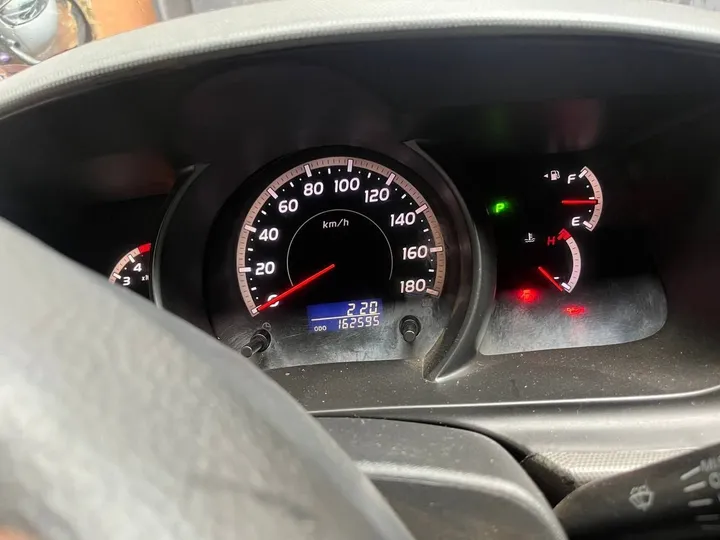 Toyota Hiace Automatic Van 2007 – photo 7