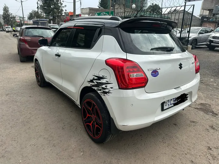 Suzuki Swift 2022 Automatic – photo 4