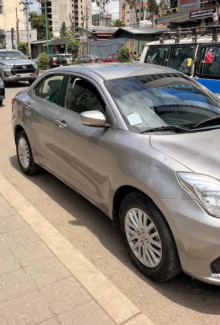 Suzuki Dzire 2022 Automatic – photo 3