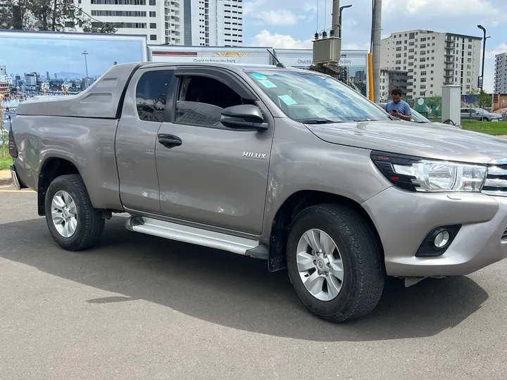 Toyota Hilux Revo King Cab 2019 – photo 5