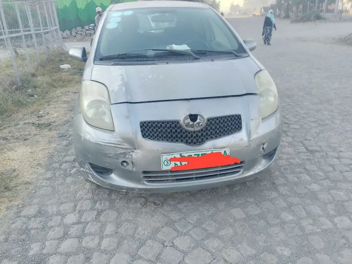 Toyota Yaris Compact 2005 – photo 6