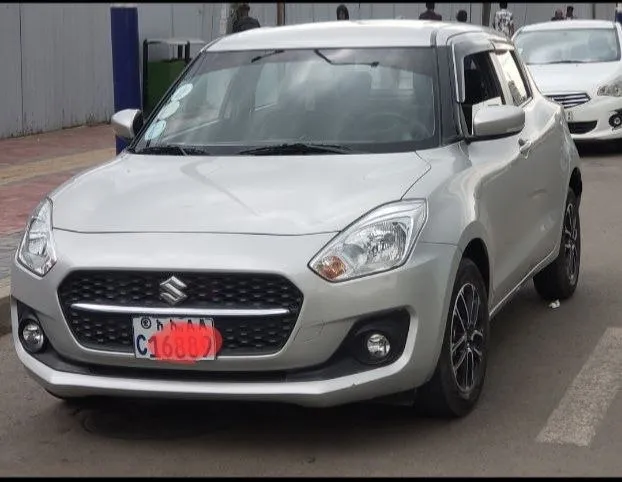 Suzuki Swift 2022 Hatchback – photo 4