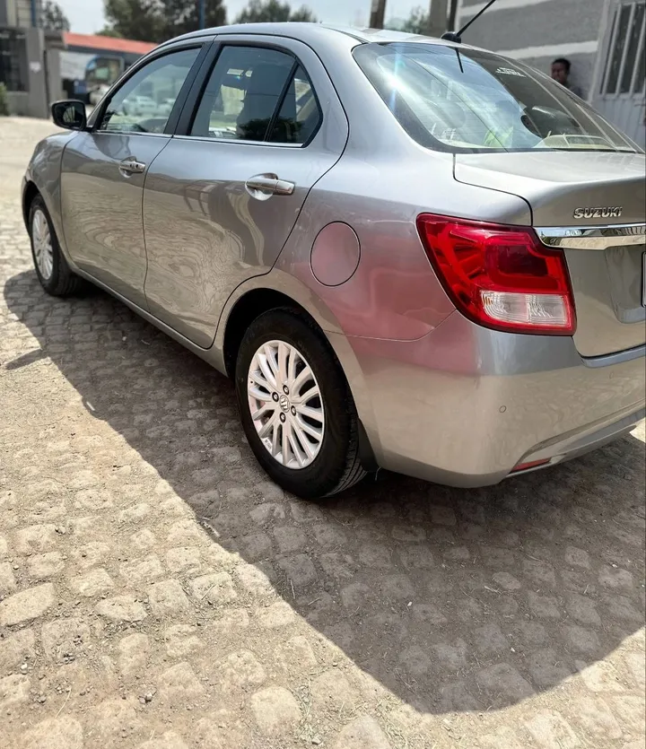 Suzuki Dzire 2022 Automatic – photo 3