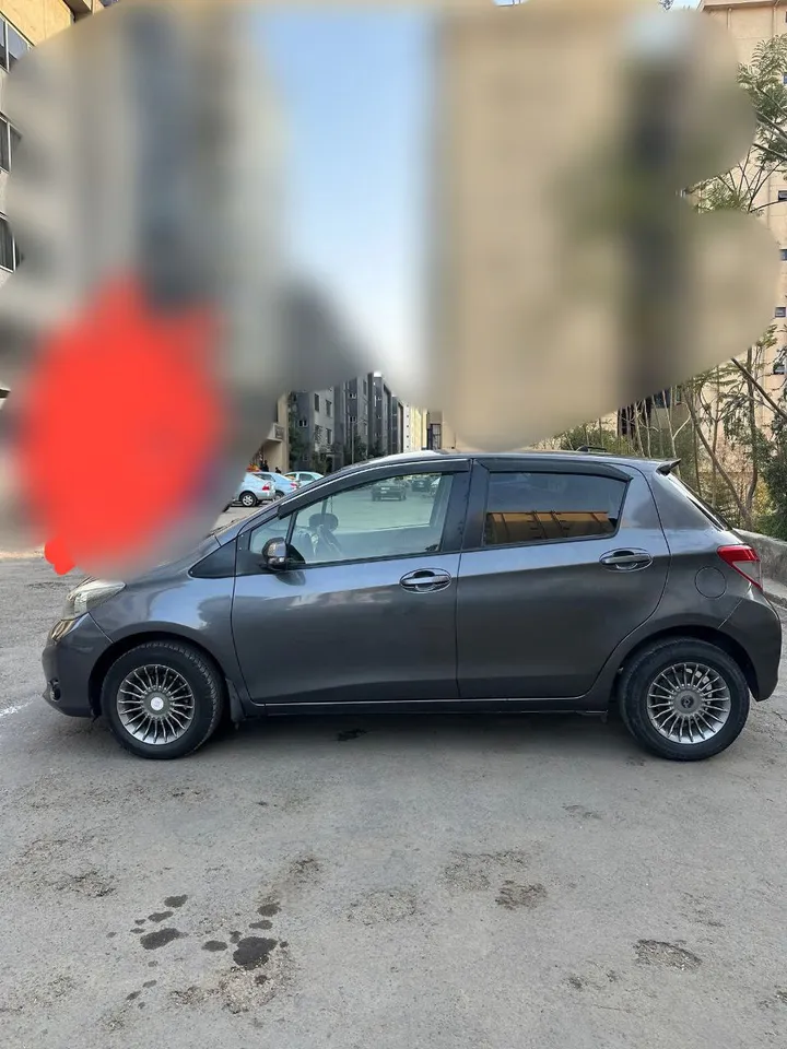 Toyota Yaris Compact 2014 Automatic – photo 3