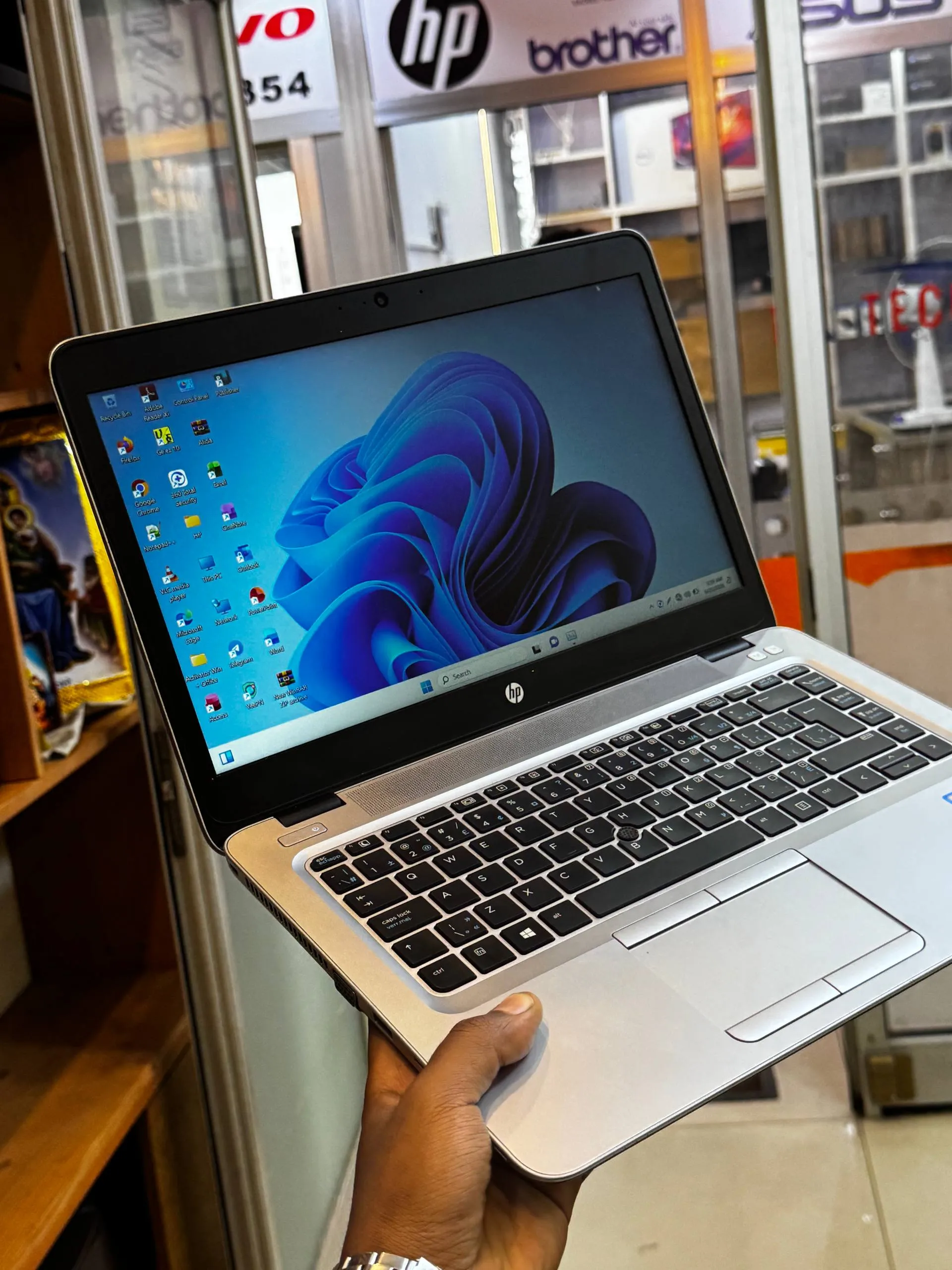 HP EliteBook Core i5 6th Gen – photo 3