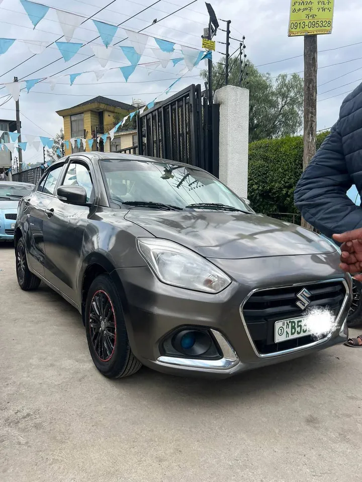 Suzuki Dzire 2022 Automatic Silver – photo 3