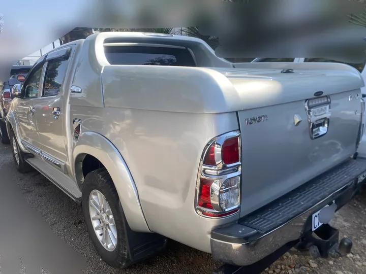 Toyota Hilux 2014 Double Cab Automatic – photo 4