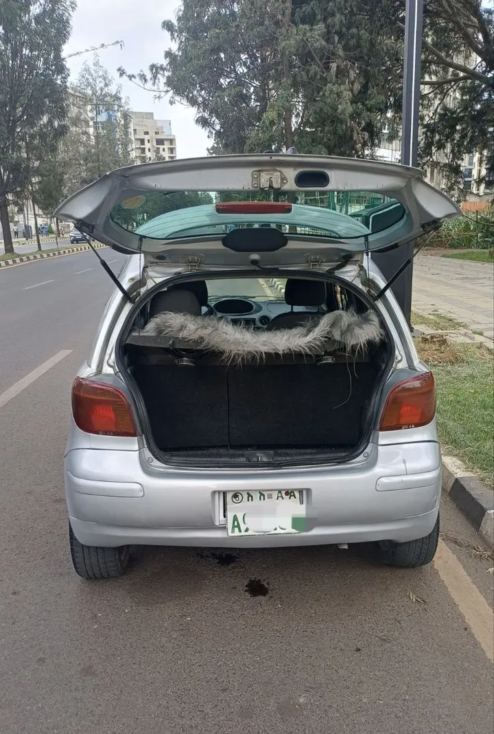Toyota Vitz 2003 1.0L Automatic – photo 3