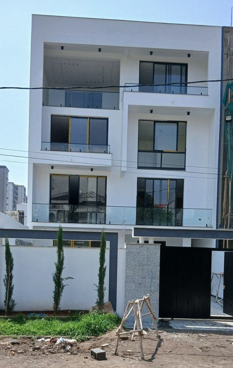 G+3 House for Sale in Summit – photo 3