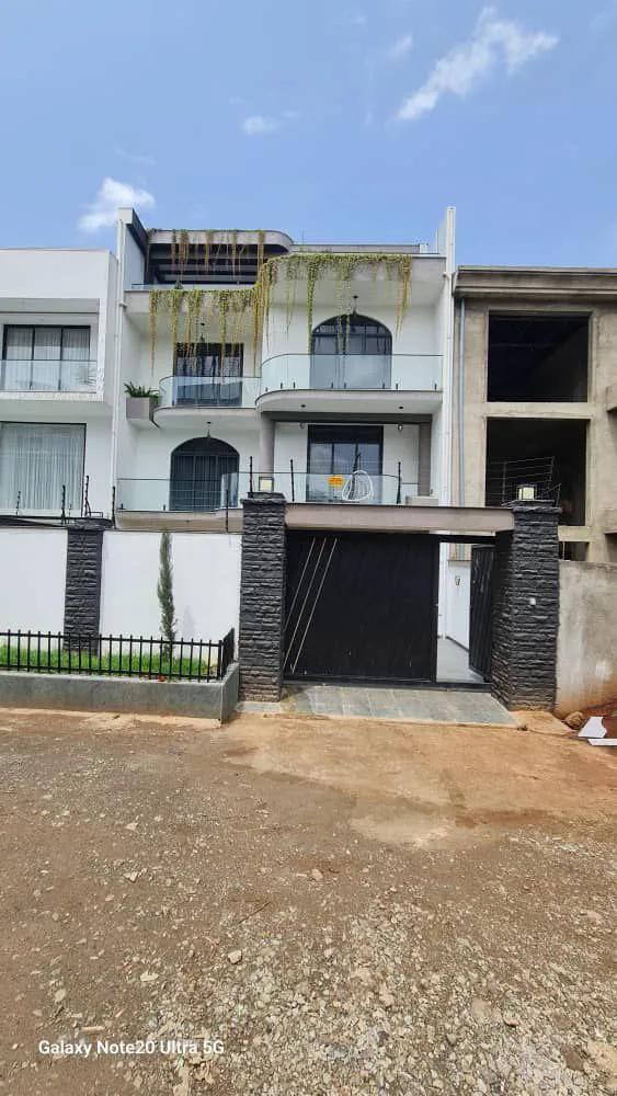 B+G+2 House Bole Bulbula 250sqm – photo 4