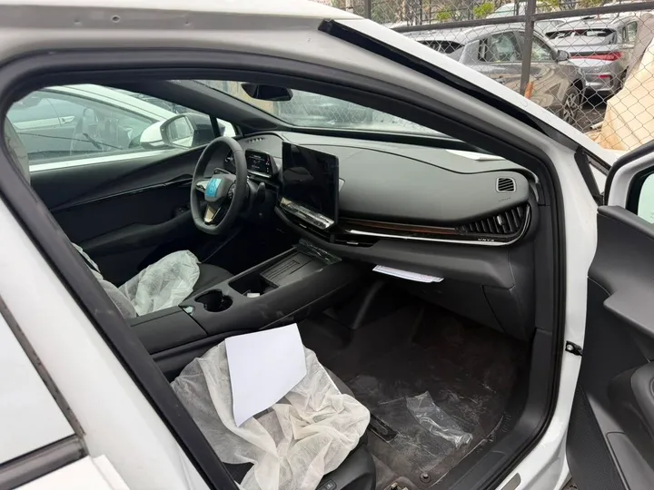 2025 Volkswagen ID. UNYX Pure Edition – photo 4