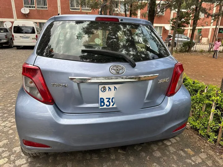 Toyota Vitz 2012 Automatic – photo 3