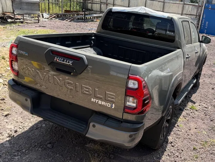 2025 Toyota Hilux Invincible Hybrid Double Cab – photo 4