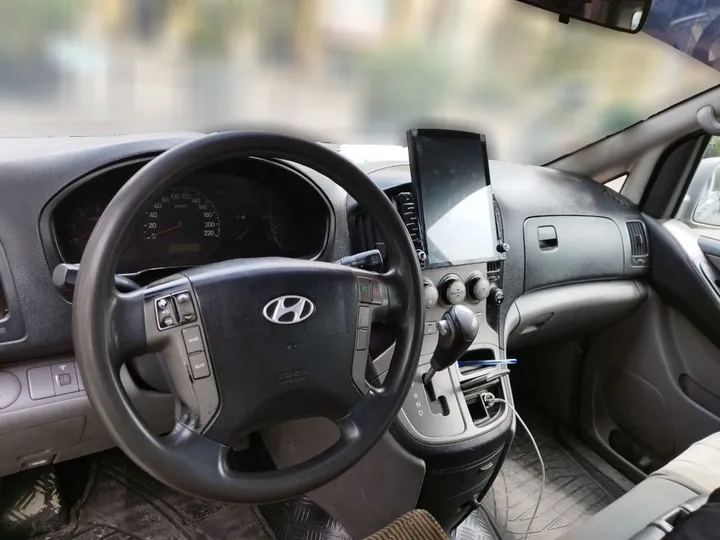 Hyundai Starex 2011 Automatic – photo 3