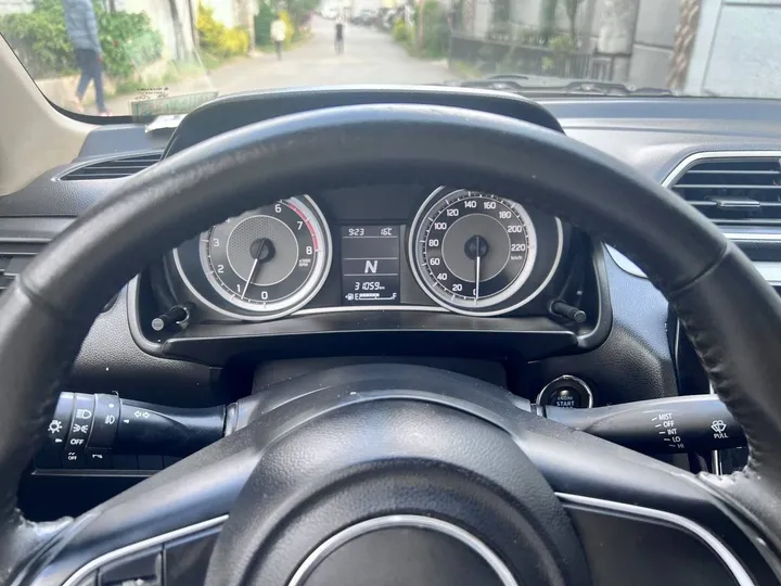 Suzuki Dzire 2022 Automatic – photo 7