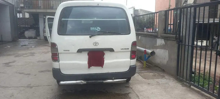 Toyota Dolphin Shark 2008 Van – photo 3