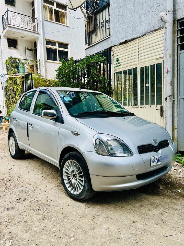 Toyota Vitz 2001 Automatic 1.0L – photo 4