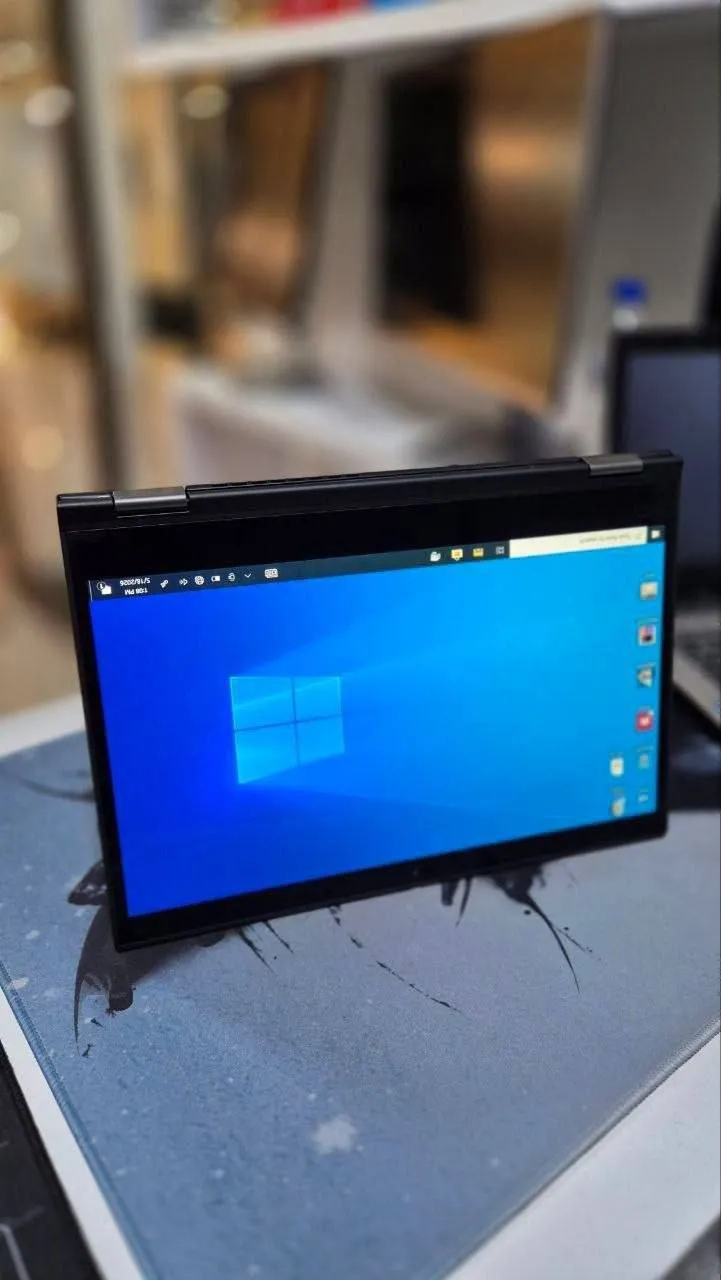 Lenovo ThinkPad Yoga X390 Laptop – photo 3