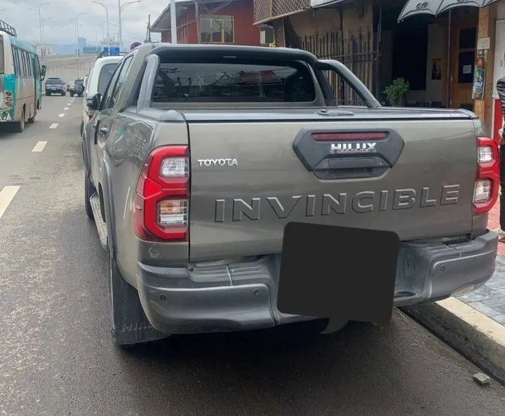 Toyota Hilux Invincible 2021 Double-Cab – photo 7