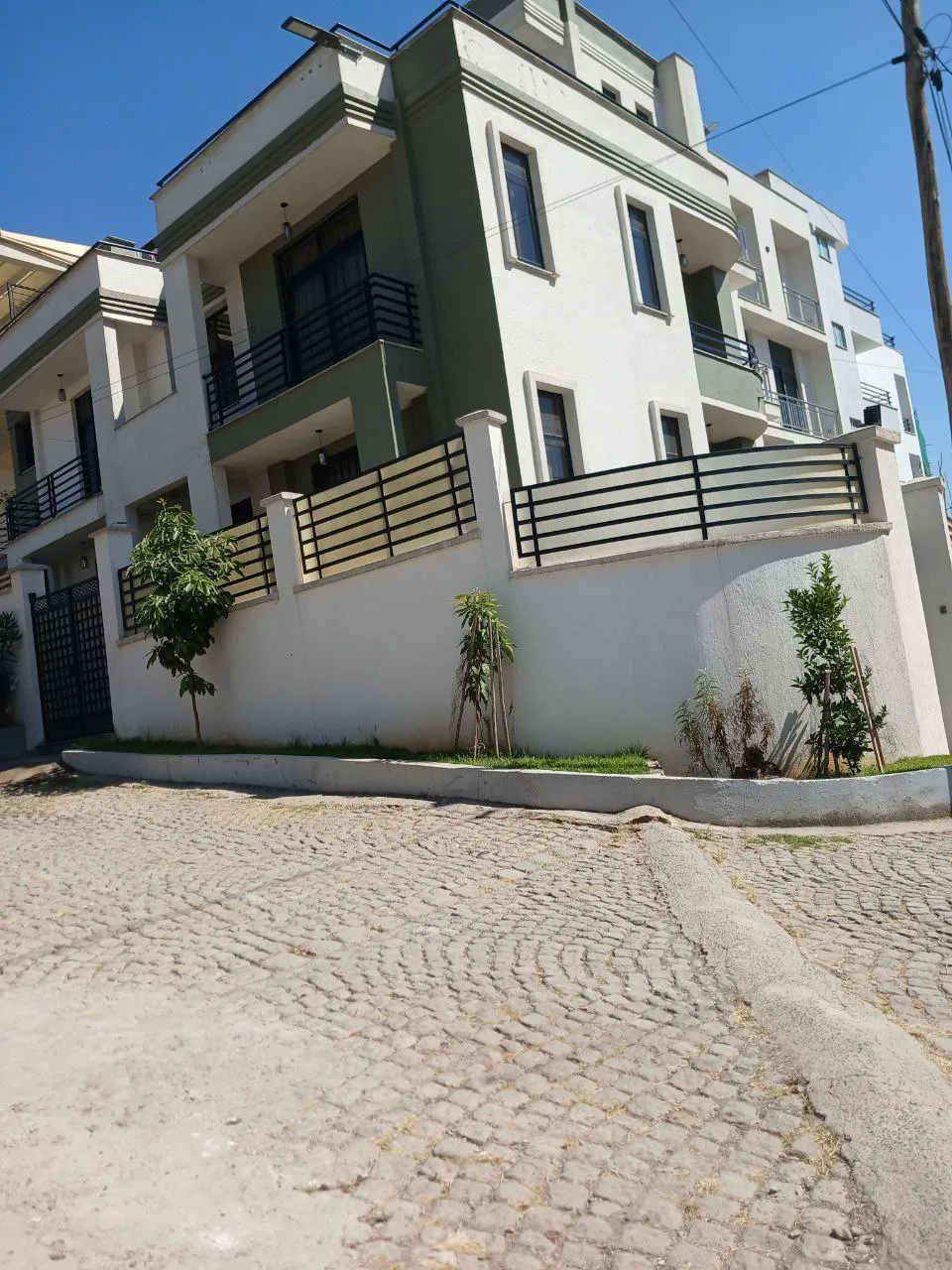 G+3 Beautiful House in Summit – photo 5