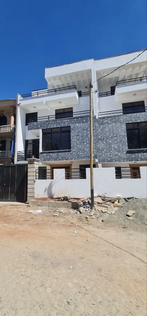 165 sqm G+3 House in Summit – photo 4