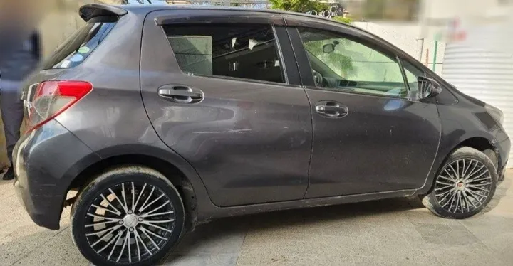 Toyota Yaris Compact 2013 – photo 6