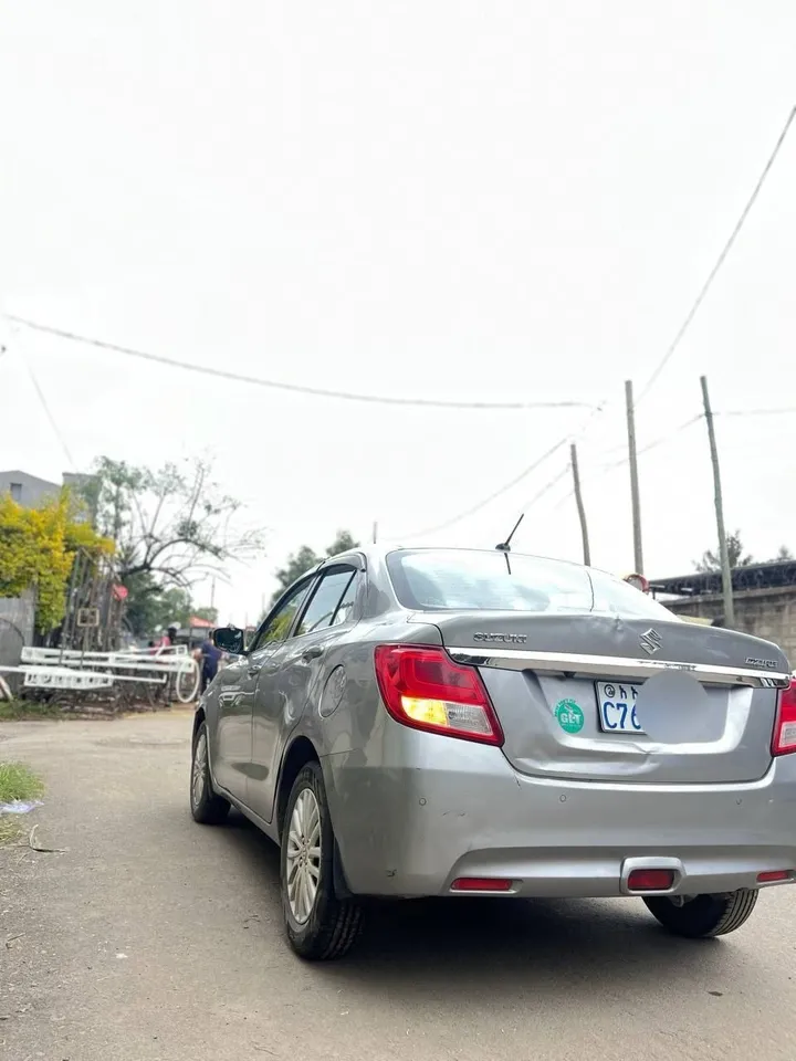 Suzuki Dzire 2022 Automatic – photo 7