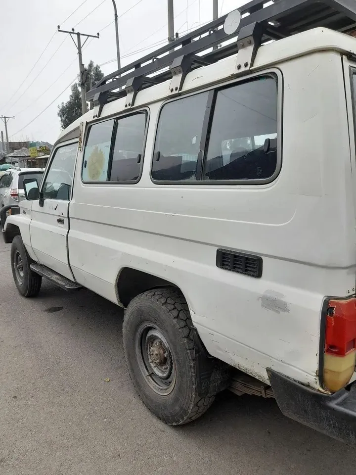 Toyota 1HZ Long Base 2005 – photo 3