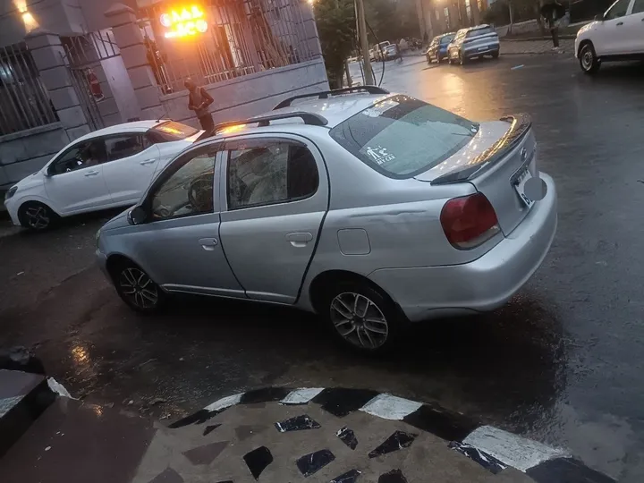 Toyota Platz 2005 Sedan – photo 4