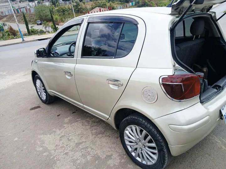 Toyota Vitz 2004 – photo 4