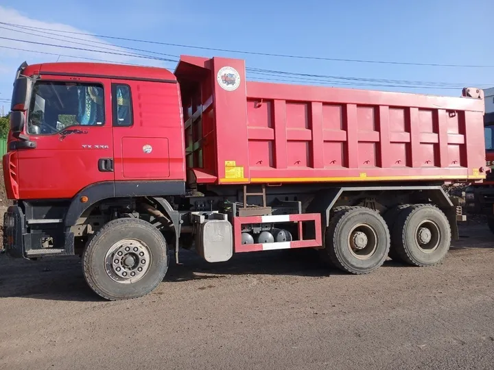 2025 Sinotruk Dump Truck A39 – photo 3