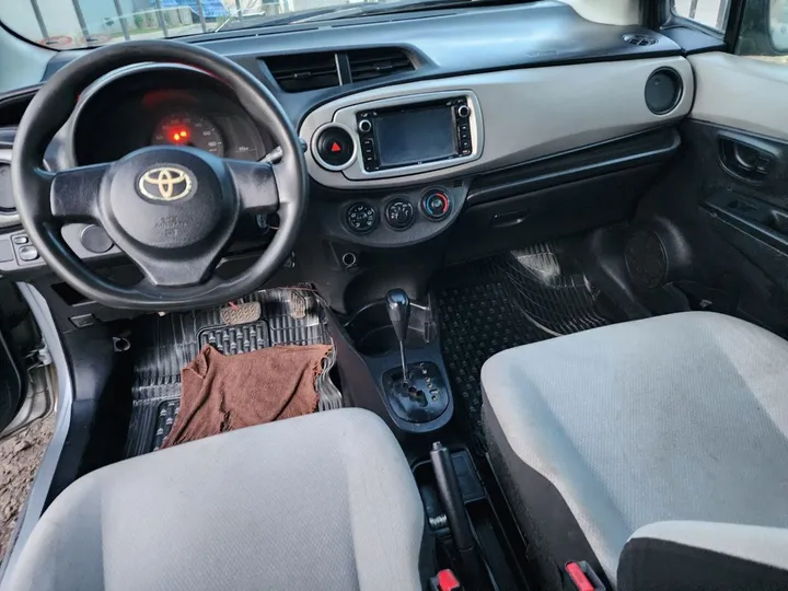 Toyota Yaris Jewla 2012 Automatic – photo 7