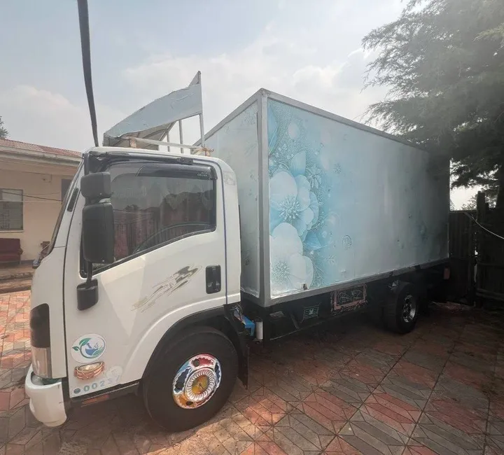 Isuzu Obama 2018 Container Truck – photo 3