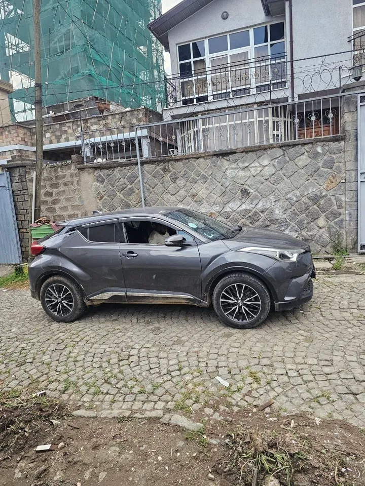 Toyota CHR 2017 1.2T AWD – photo 5