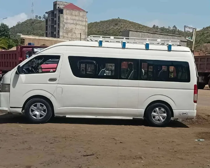 2016 Toyota Hiace Van – photo 5