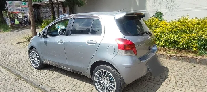 Toyota Yaris Compact 2008 – photo 4