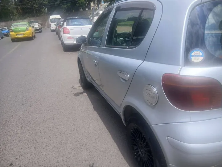 Toyota Vitz 2002 Automatic – photo 3