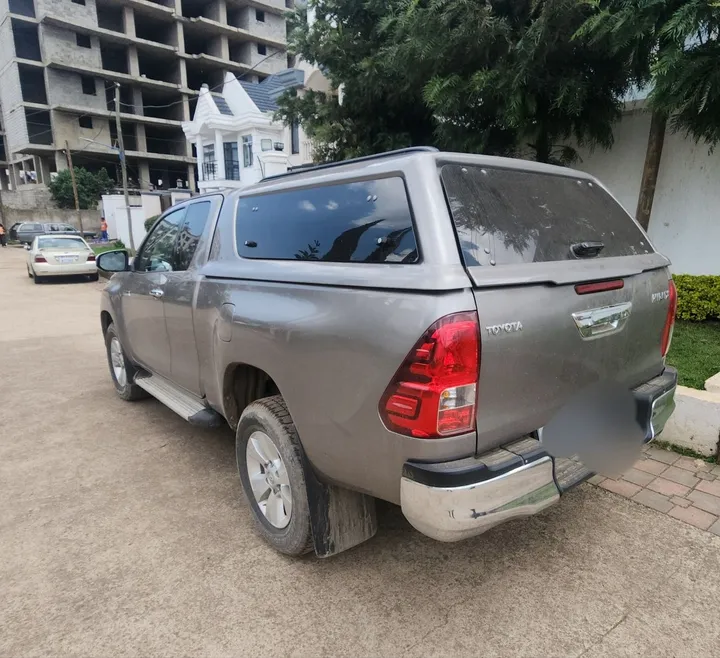 Toyota Revo King Cab 2018 Manual – photo 6