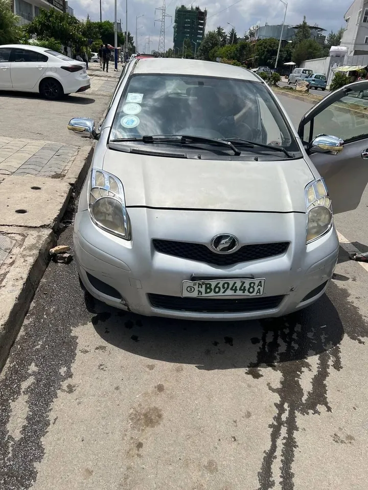 Toyota Yaris Compact 2008 – photo 5