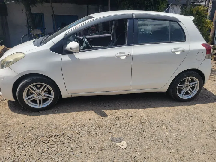 Toyota Yaris Compact 2008 Automatic – photo 4