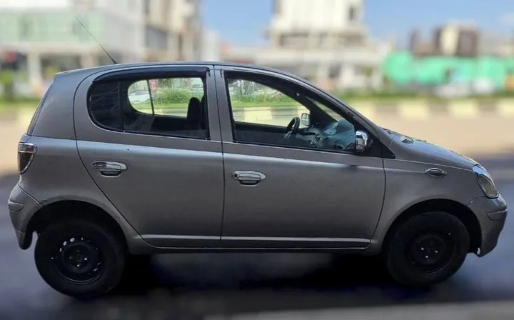 Toyota Vitz 2004 Hatchback – photo 5