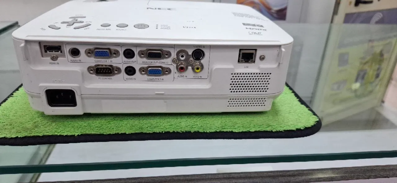 NEC V311X Projector – photo 3