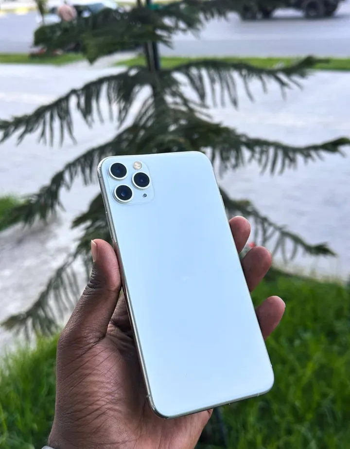 iPhone 11 Pro Max 64GB – photo 3