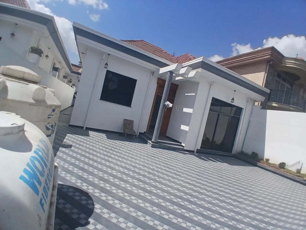 Modern 4 Bedroom Villa House – photo 8