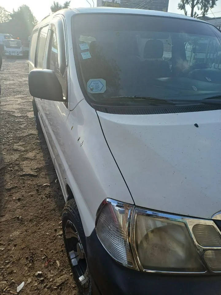 Toyota Hiace Dolphin 2011 Diesel – photo 3