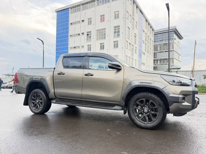 Toyota Invincible Double Cab 2022 – photo 3
